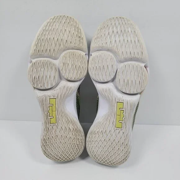 Nike Lebron Witness IV Mens String Black Basketball Shoe BV7427-200 US Size 10.5 - Picture 7 of 8